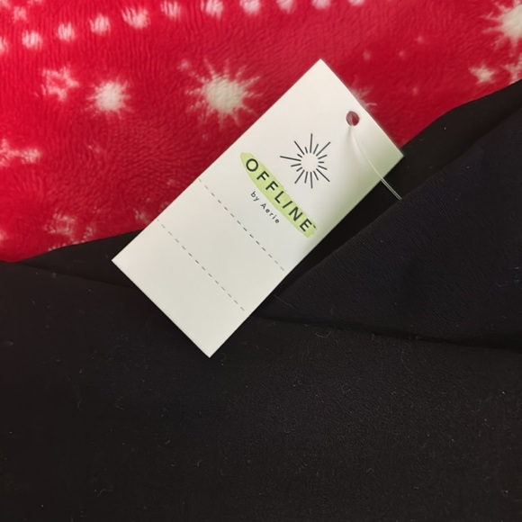 “OFFLINE By Aerie Real Me Crossover Flowy Short” Size is XS and color is black - Picture 3 of 3